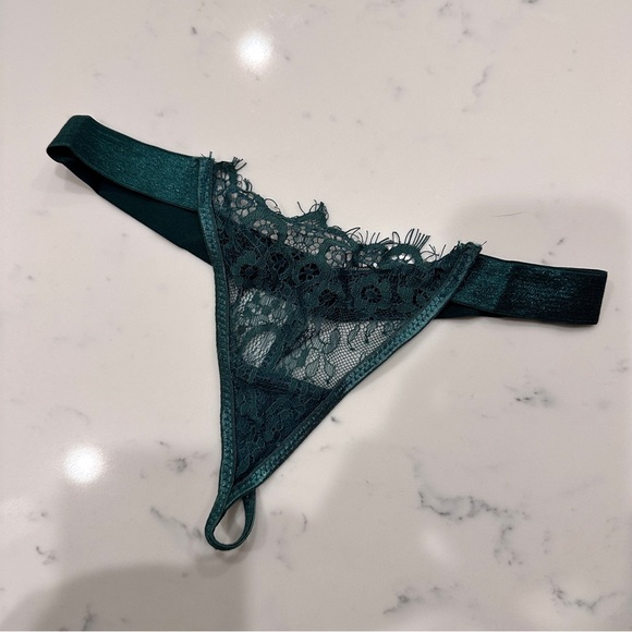 Classy Vintage Emerald satin & lace 2 piece lingerie set - Picture 4 of 6